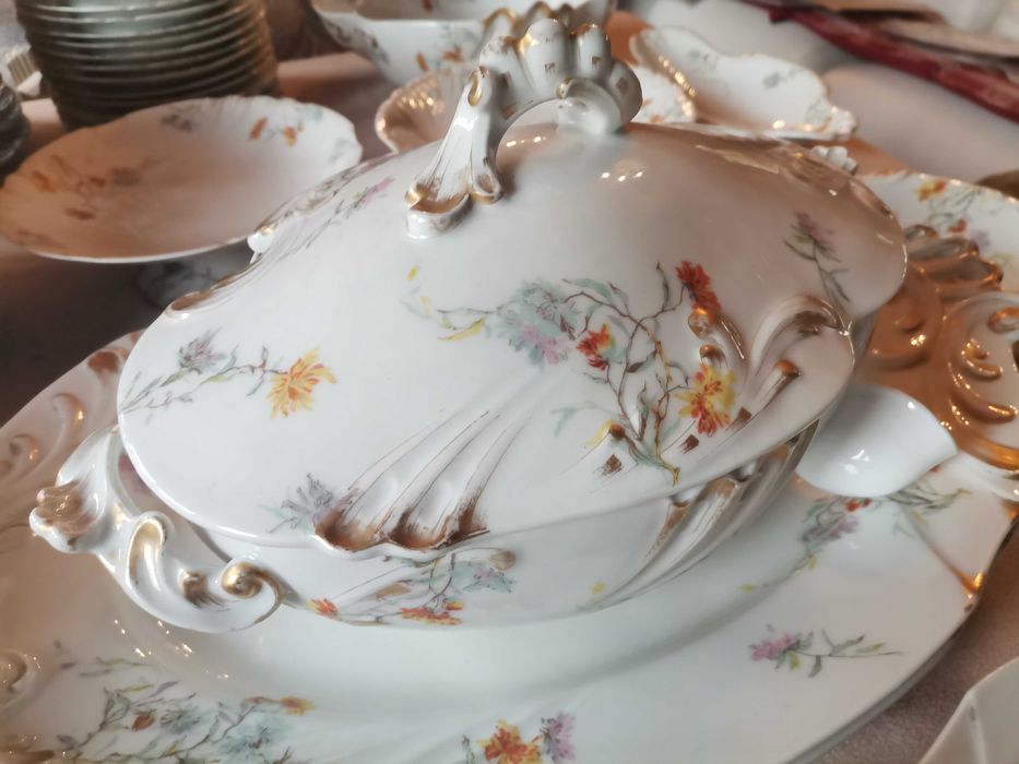 Piękny pałacowy serwis obiadowy znanej marki Limoges Jean ( J.P.L)