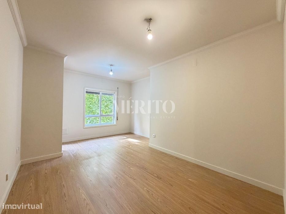 Excelente apartamento T2 localizado no centro de Vila Nova de Famalicã