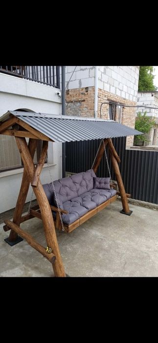 Гойдалка дубова.  Качеля