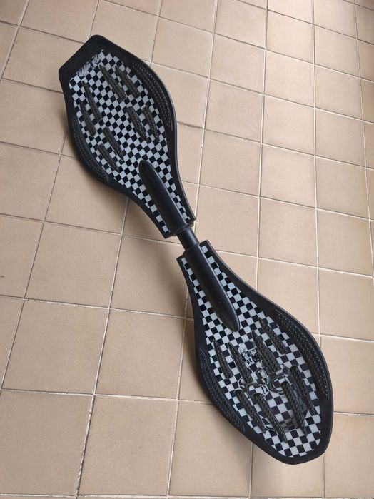 waveboard com padrão xadrez