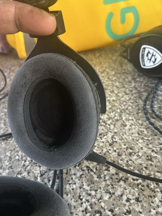 Fone gamer em perfeito funcionamento para desocupar
