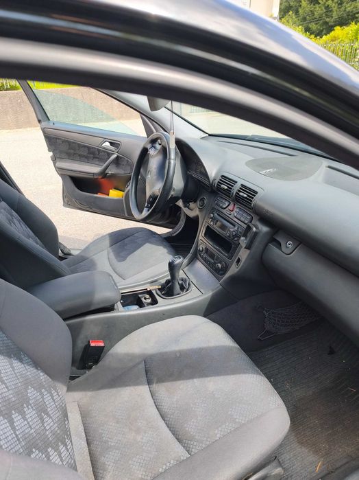 Vendo carrinha Mercedes-Benz C-220cdi 150cv AVANTGARDE 03/2001