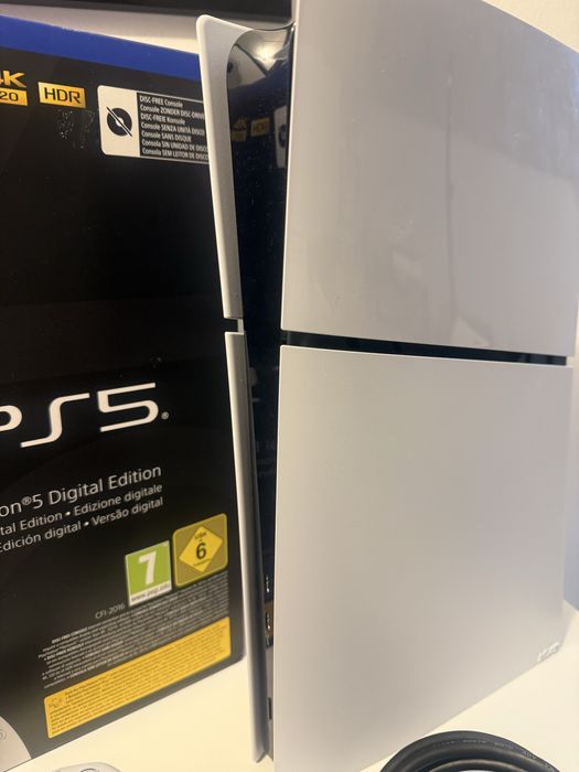 Playstation 5 c/garantia  + conta com varios jogos e PsPlus Premium