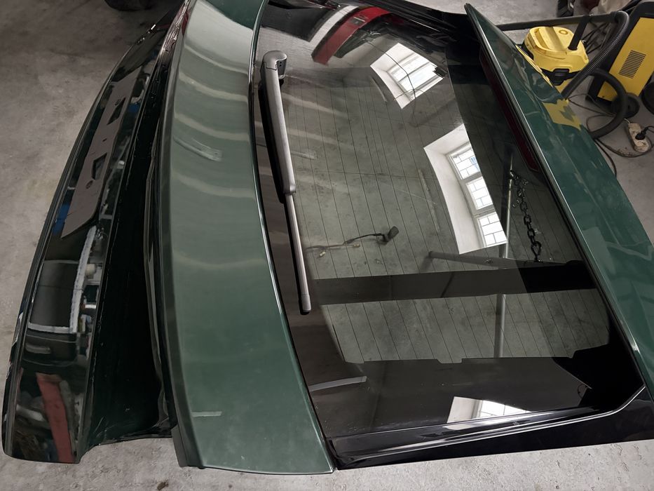 Крышка богажника ауди Q8 в сборе