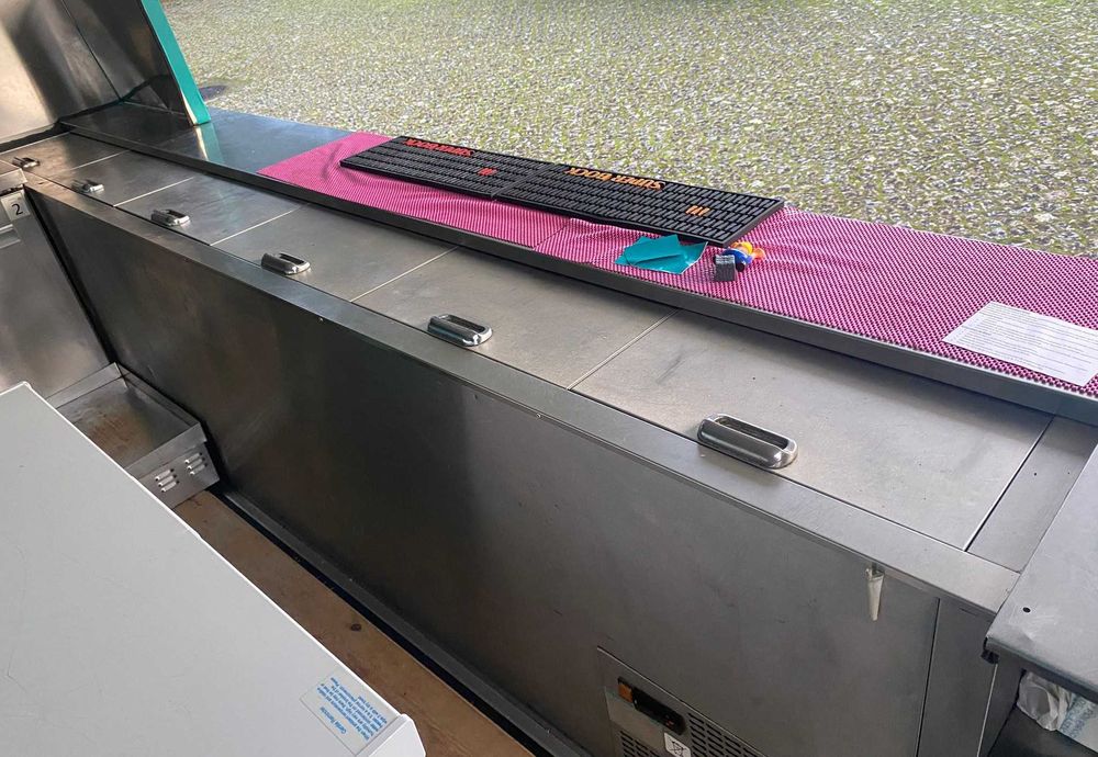 Mitsubishi Canter roulote bar Food Truckr