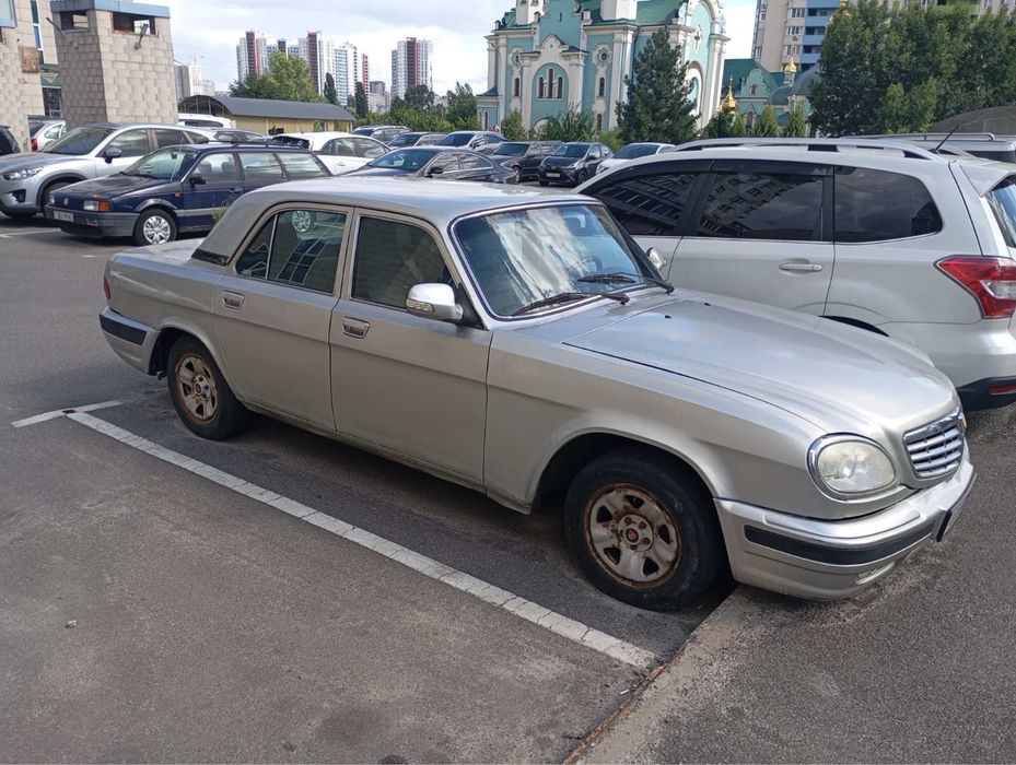 Автомобиль ВОЛГА ГАЗ 31105