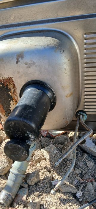 Banca com torneira misturadora