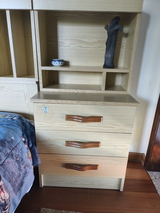 Cama solteiro com colchão e cabeceira