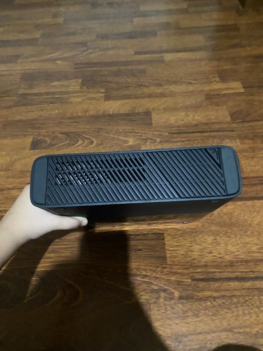 Приставка XBOX 360 + 2 джойстика + установленные все игры