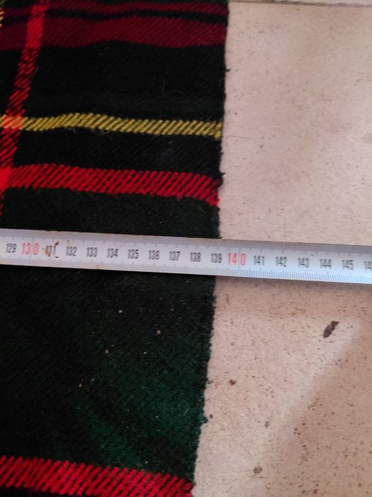 Cobertura antiga em bom estado geral 5€