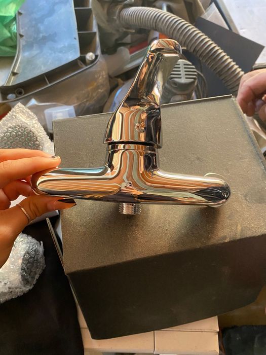 New Basin Faucets and Shower Base64310008049025121