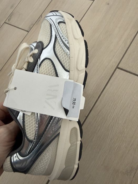 Кросівки фірми  Zara,розмір 33