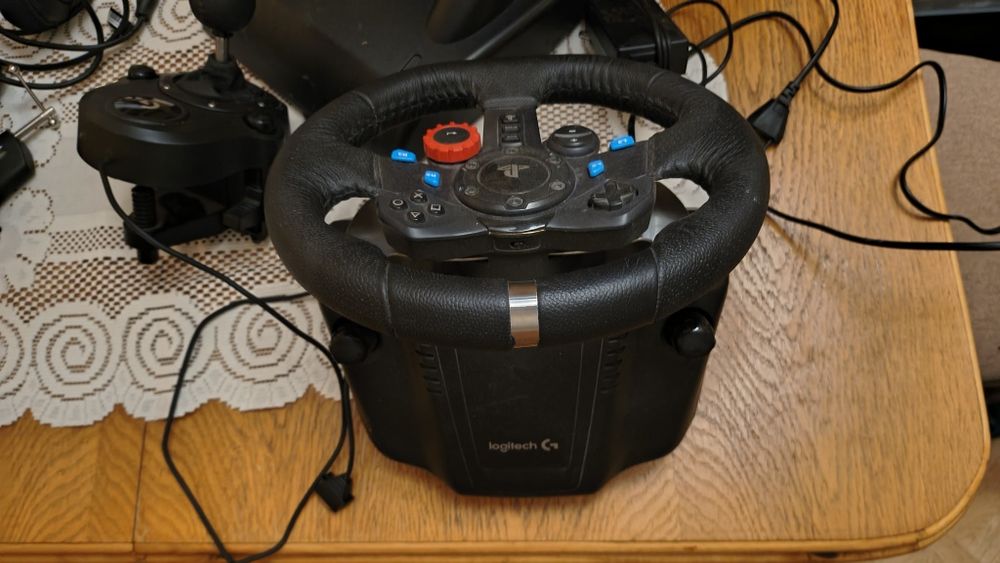 Logitech g29 z shifterem