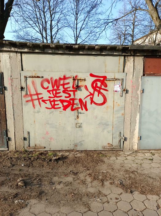 Sprzedam garaż szeregowy