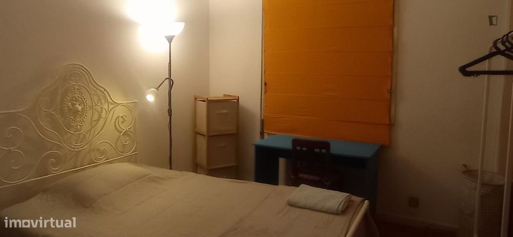 Quarto - localizado em Ramalde Porto