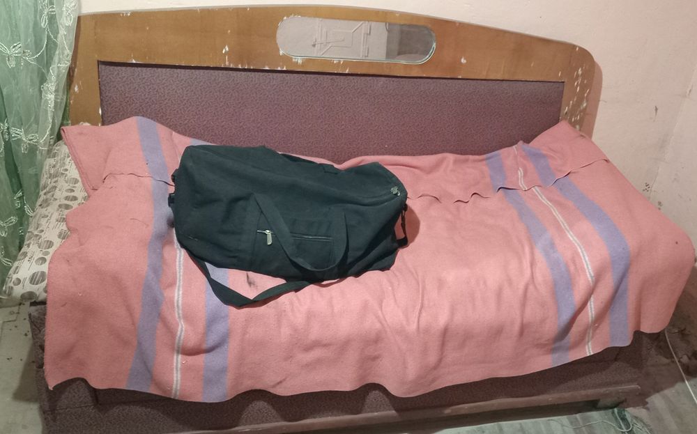 Трюмо з великим дзеркалом