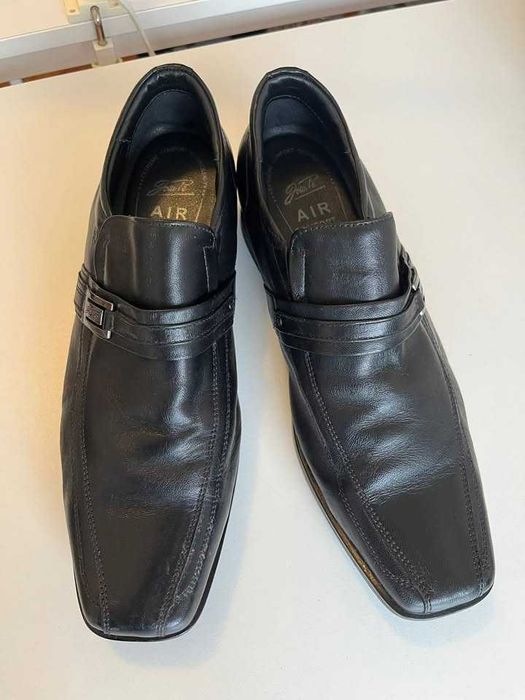 Sapato 43 Homem Pele Preto, com elevação