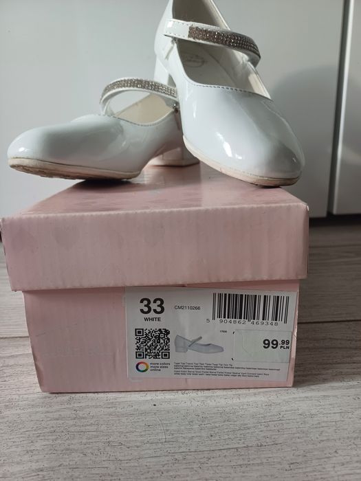 Białe lakierowane baleriny komunijne na obcasie, Nelli blu, rozmiar 33