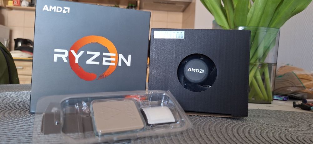 AMD Ryzen 5 2600X  + BOX