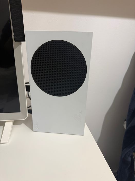 Xbox com pouco tempo de uso com caixa