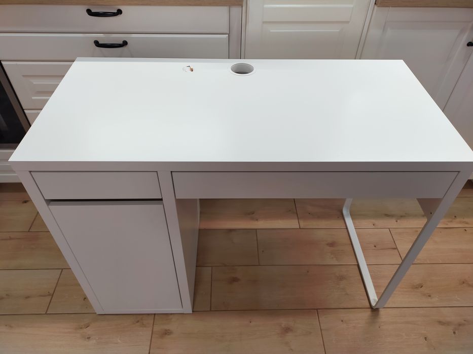 Biurko uszkodzony blat