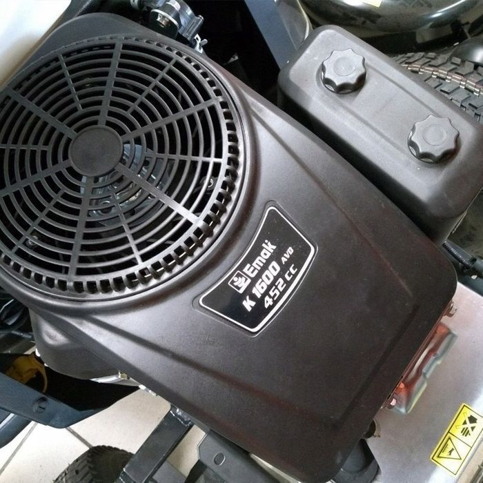 Oleo Mac Traktorek Ogrodowy Om 92/16Kh Kosiarka Samojezdna Spalinowa