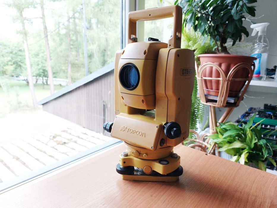 Tachimetr elektroniczny Topcon GTS-212