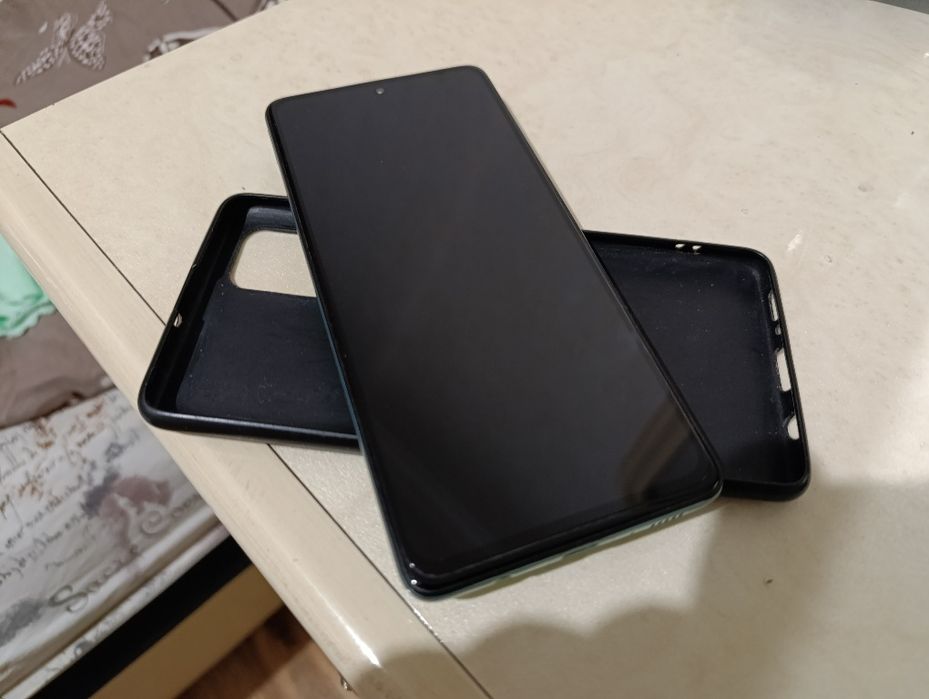 Продам телефон Samsung А71 в оригинале