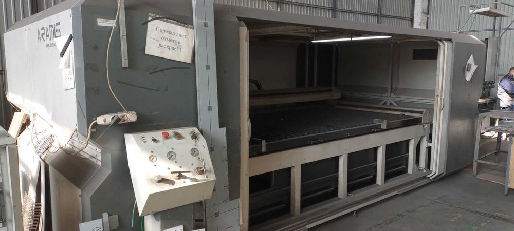 Лазерний комплекс розкрою листового металу LTC75-400-3015LD Raycus1кВт