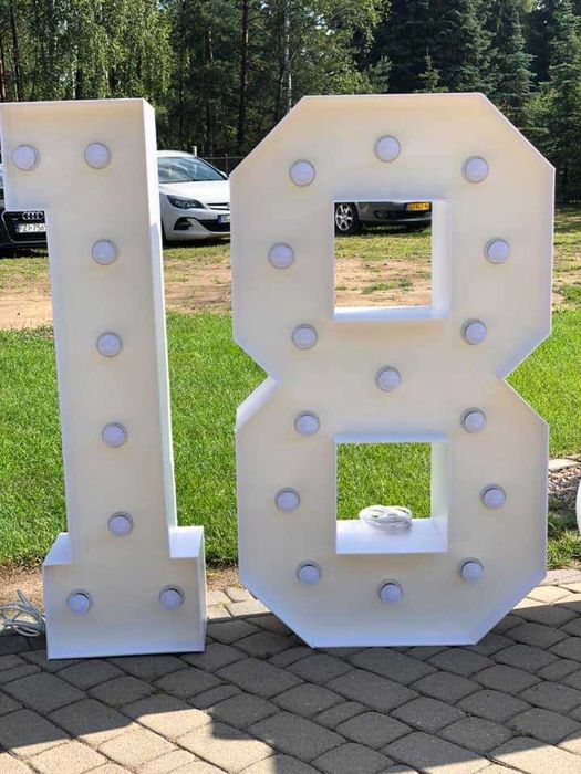 Krzesła bankietowe, stoły,  witryna chłodnicza WYPOŻYCZALNIA