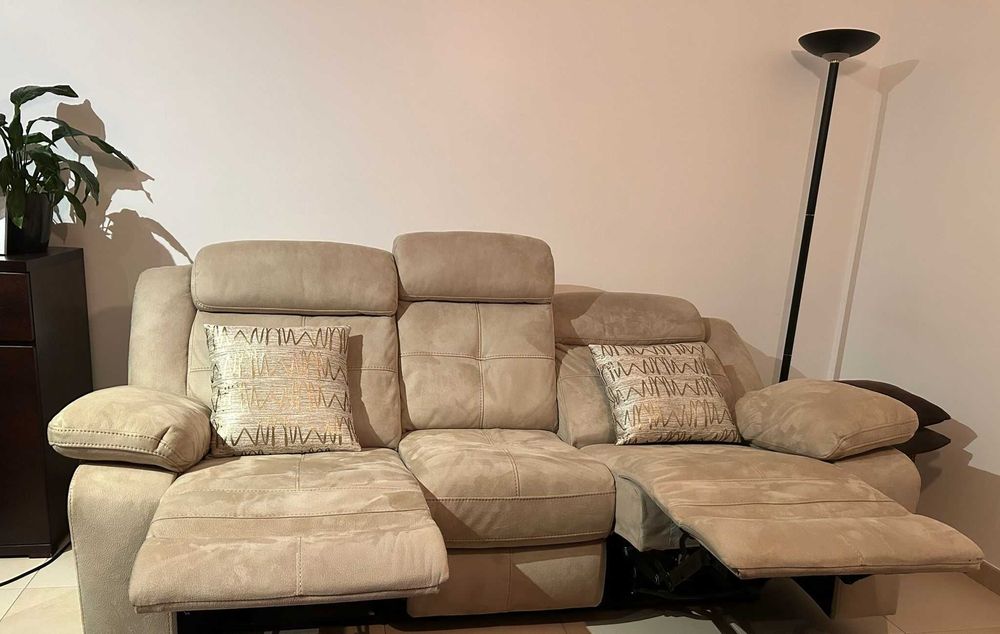 Sofá Moderno – Excelente Estado