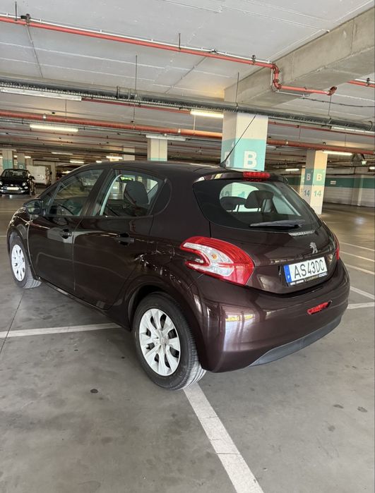 Pegueot 208 com 130,000km 1.2 gasolina aceito retoma ou troca