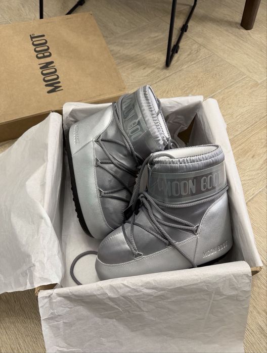Moon boot в наявності