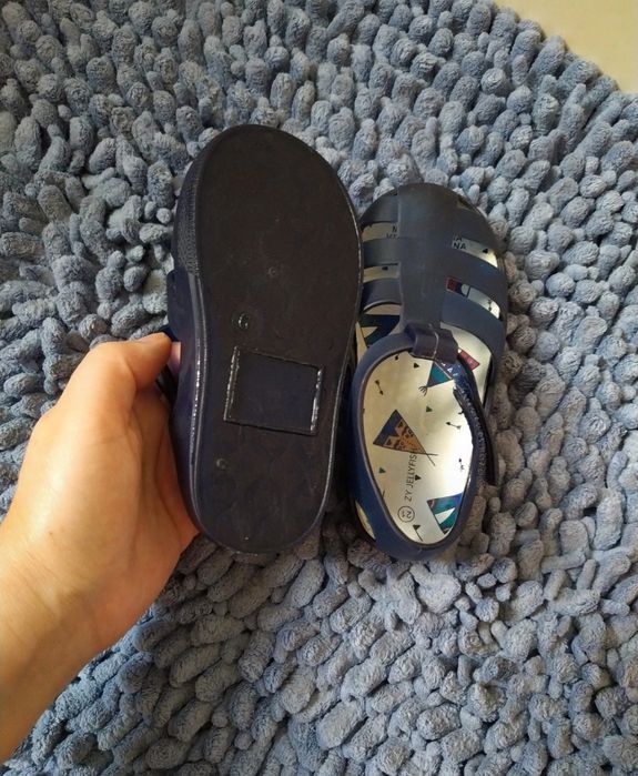 Sandálias Zippy tamanho 21