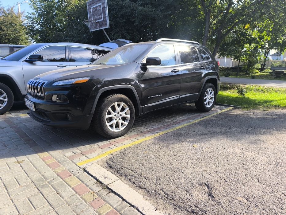 Продам Jeep Cherokee