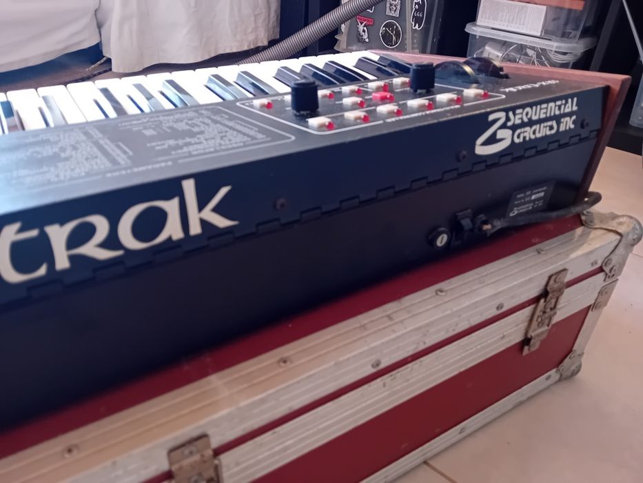 Vendo Six trak sintetizador