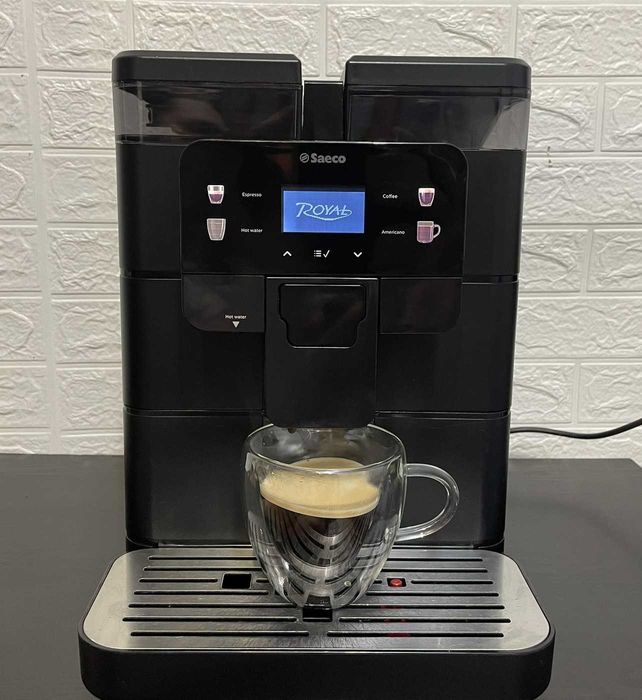 Кавомашина Saeco New Royal SUP060B – б/в, обслужена, готова до роботи