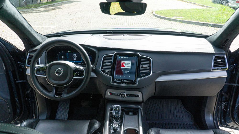 Wynajem Volvo XC90 – SUV Premium 7-osobowy