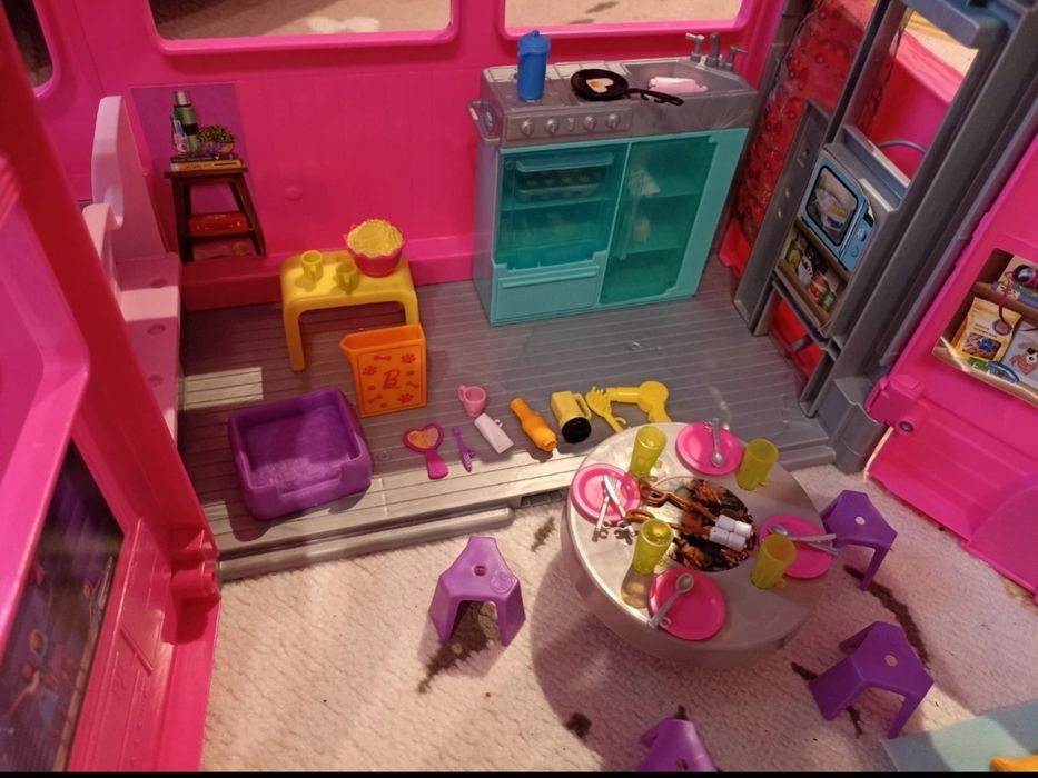 Kamper Barbie Dream House