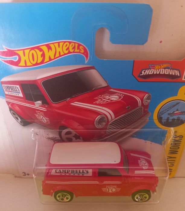 Hot wheels 67 austin mini van saiu no ano 2015