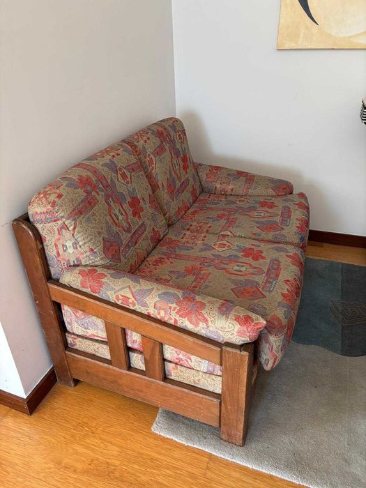 Vende se Sofá-cama em madeira maciça – estilo vintage/rústico