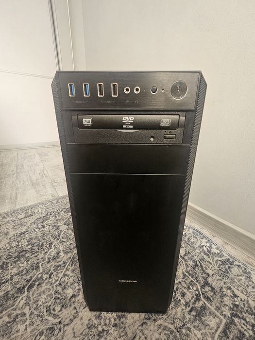 Komputer stacjonarny