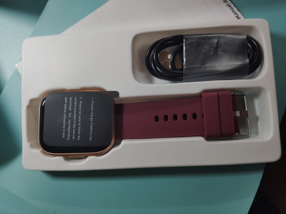 Smartwatch złoty pasek bordo