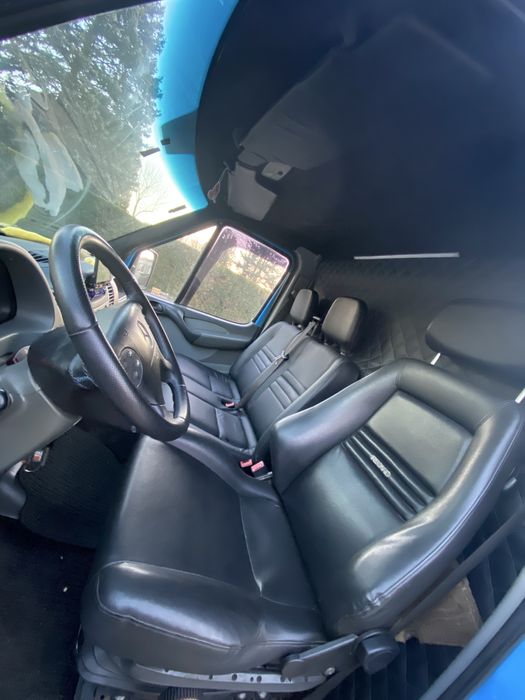 Laweta transport samochodow łodzi przyczep pomoc drogowa