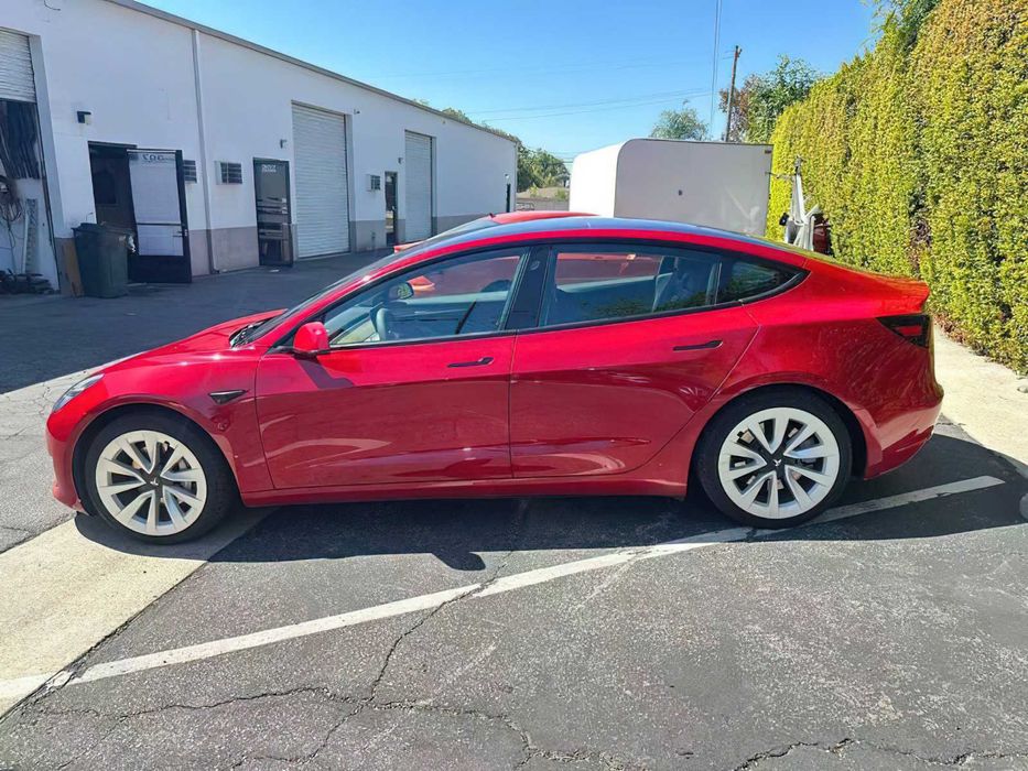 Tesla Model 3      2022