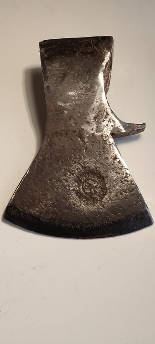 Стара сокира, топор ЗІК.