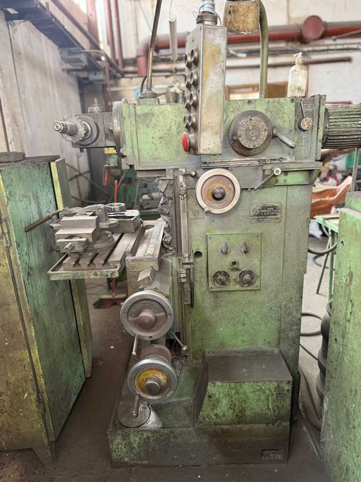 Фрезерний промисловий станок верстат 6Б75В