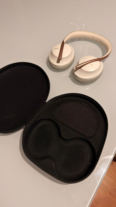 Bose NC 700 Headphone - série especial.
Extremamente conservado,