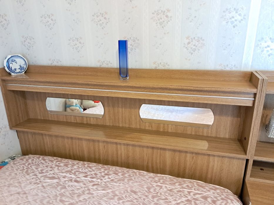 Cama de casal com colchão e estrado