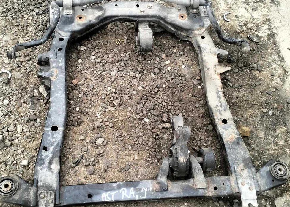belka przednia sanki przód Opel Astra J IV